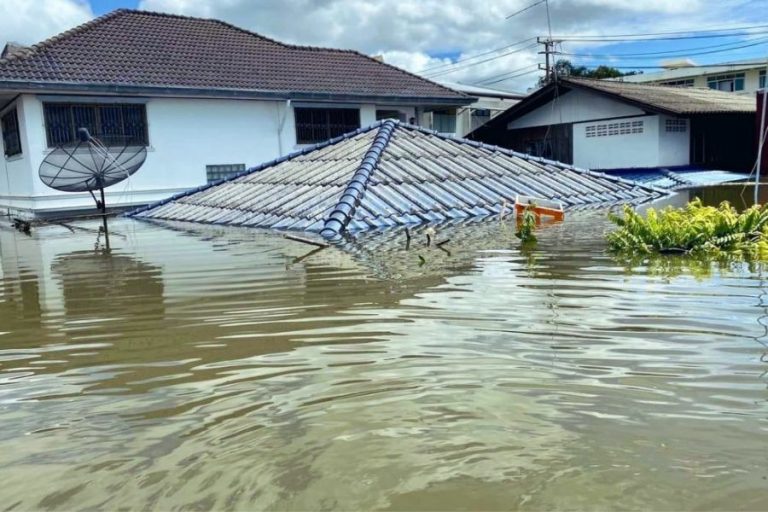 Flooding In Ubon Ratchathani Province Is Dangerous