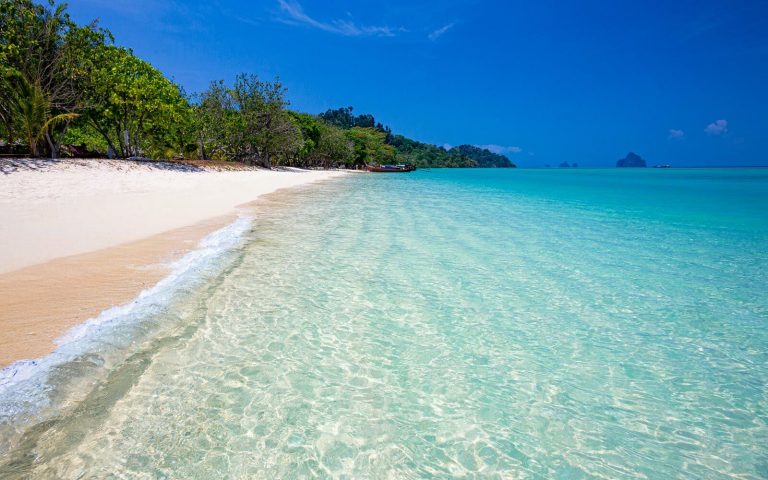 Thailand’s Koh Kradan Voted Best Beach On Earth
