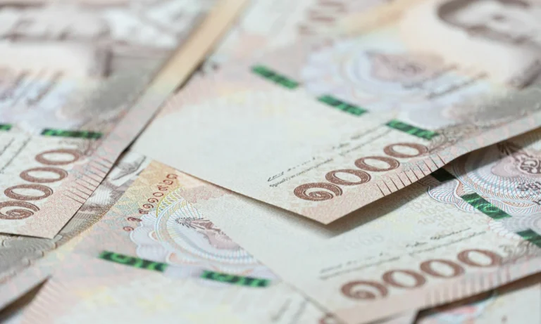 Shop Owner Duped By Counterfeit 1000 Baht Scammer