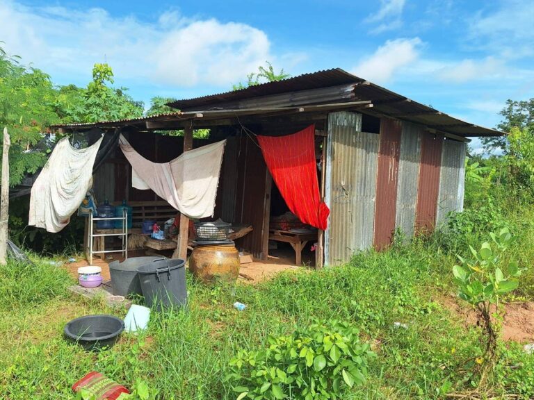 Elderly Woman In Buriram Lives Alone Without Basic Amenities For 30 Years