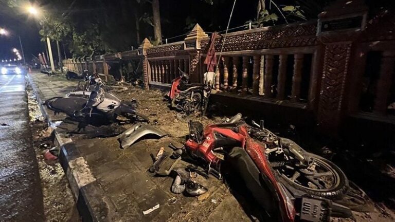 Drunk Driver Plows Into Crowd Killing Eight In Si Sa Ket